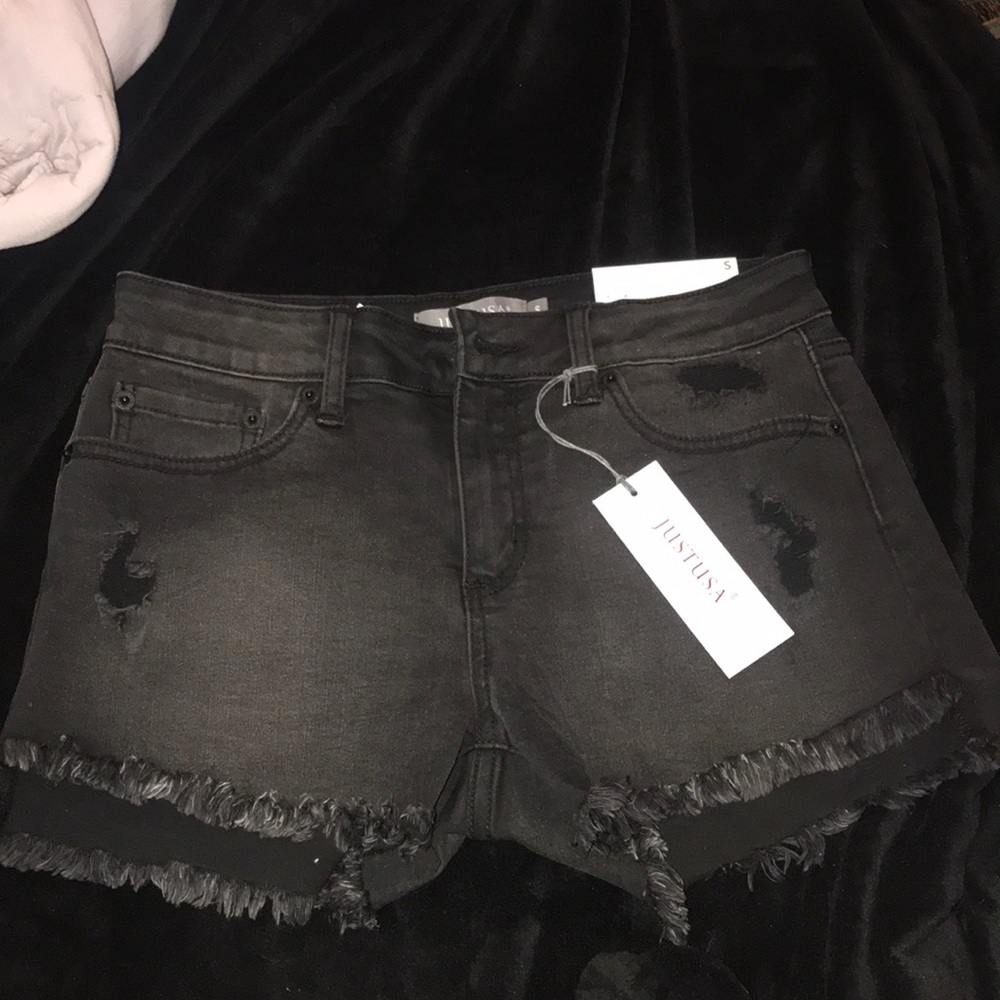 Black high & low frayed hem shorts